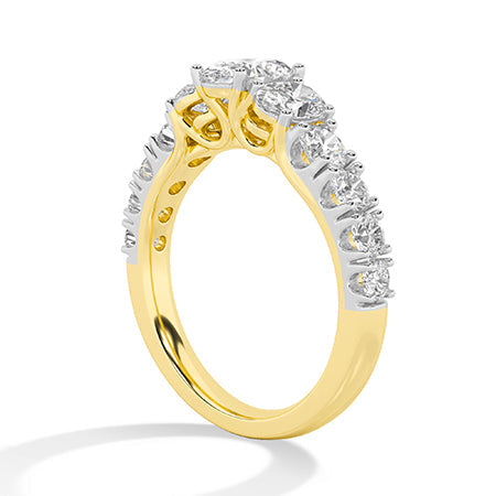 Oval LG Diamond Ring in Yellow Gold - Binson Diamonds Antwerp