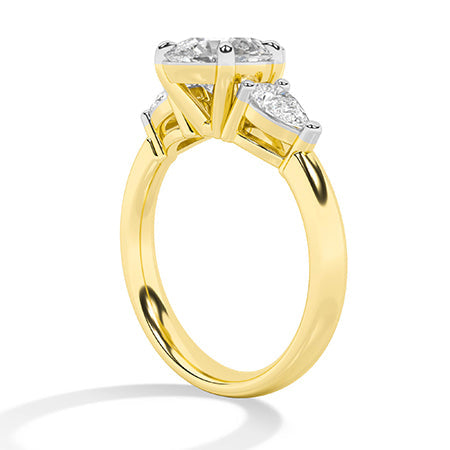 Pear LG Diamond Ring in Yellow Gold - Binson Diamonds Antwerp