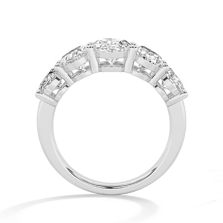Oval LG Diamond Ring in Yellow Gold - Binson Diamonds Antwerp