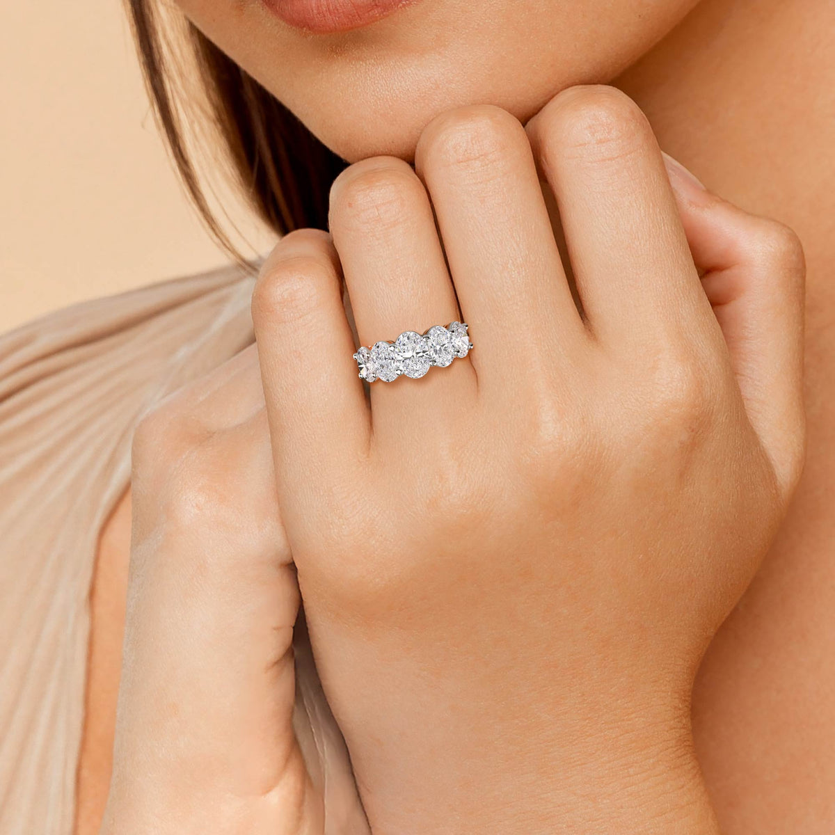 Oval LG Diamond Ring in Yellow Gold - Binson Diamonds Antwerp