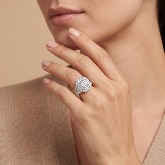 Emerald LG Diamond Ring