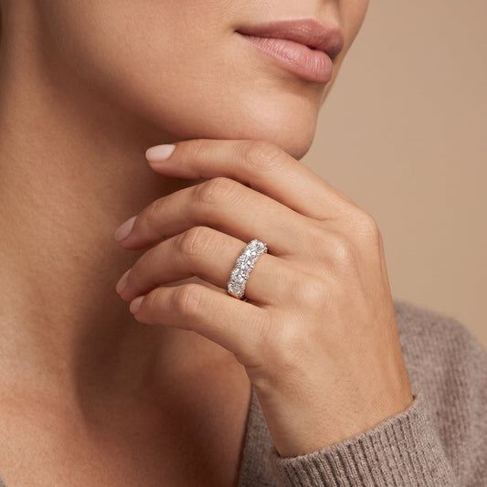 Round LG Diamond Ring