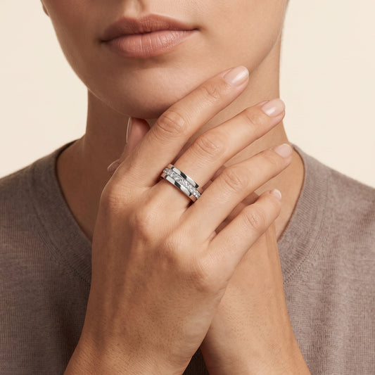 Round LG Diamond Ring