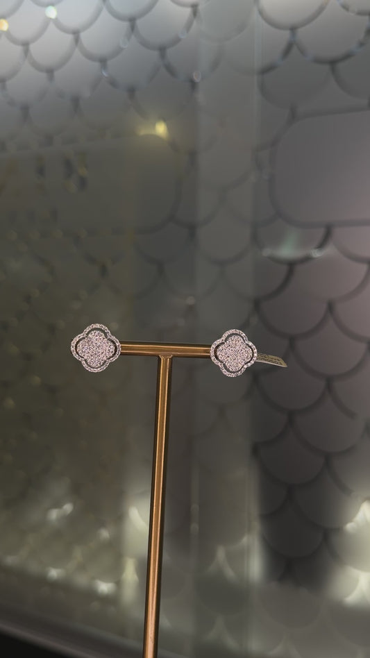 Binson Royale – Clover Éclat